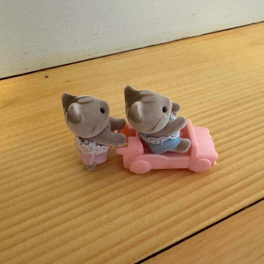 Calico Critter twin set - Picture 3 of 5